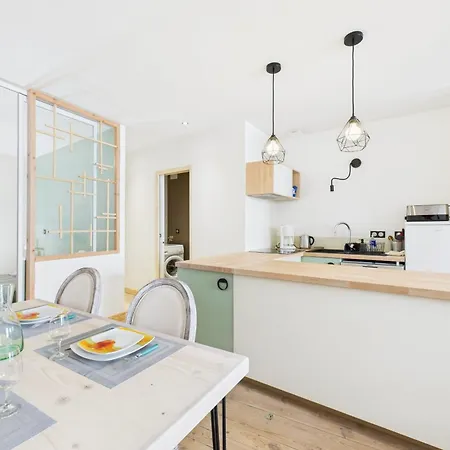 Chic T2 Renove Au Coeur De A 2 Min De Jaude ! *